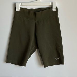 Nike Biker Shorts Size: Small